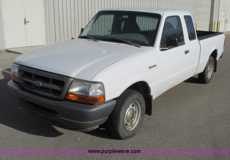image for item F4010 1998 Ford Ranger SuperCab pickup truck