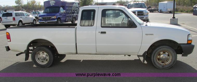 image for item F4010 1998 Ford Ranger SuperCab pickup truck