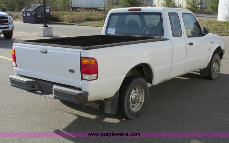 image for item F4010 1998 Ford Ranger SuperCab pickup truck