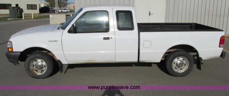 image for item F4010 1998 Ford Ranger SuperCab pickup truck
