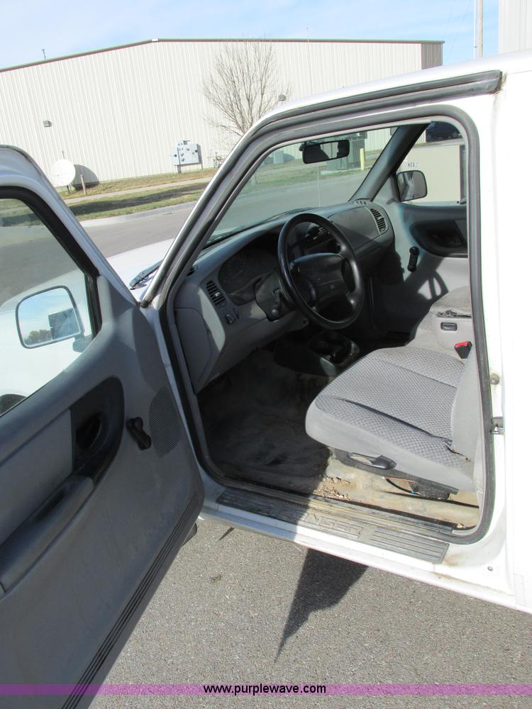 image for item F4010 1998 Ford Ranger SuperCab pickup truck