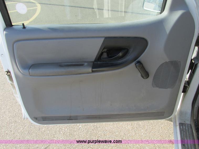 image for item F4010 1998 Ford Ranger SuperCab pickup truck