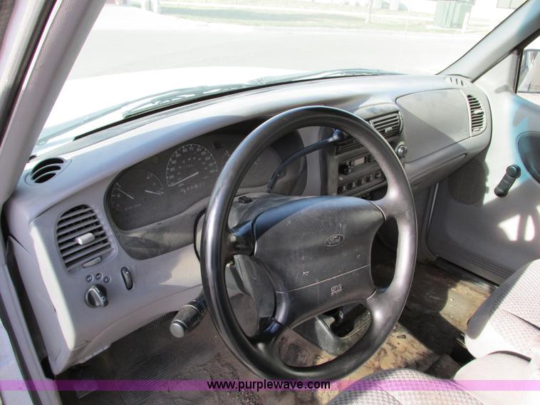 image for item F4010 1998 Ford Ranger SuperCab pickup truck