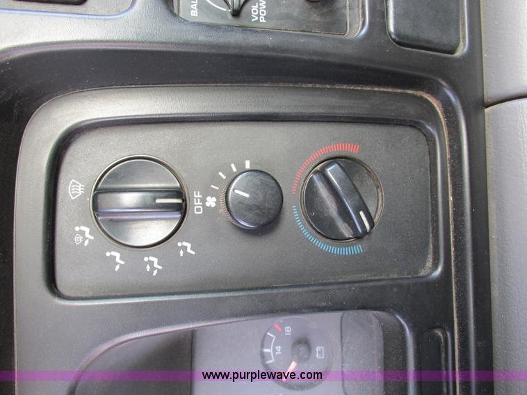 image for item F4012 1996 Dodge Ram 1500 pickup truck