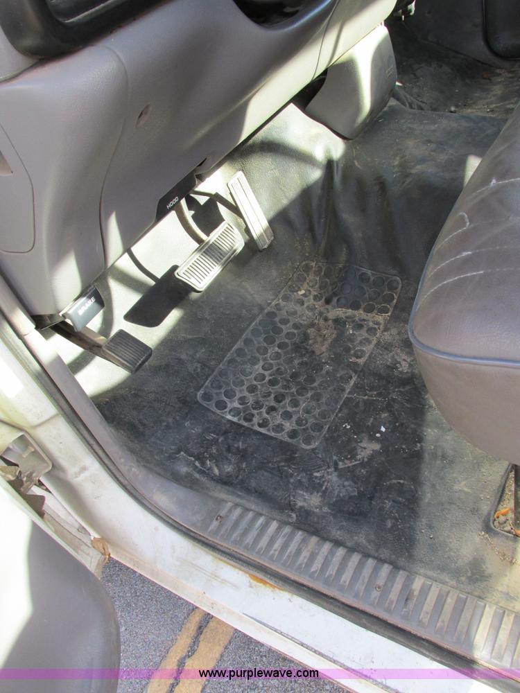 image for item F4012 1996 Dodge Ram 1500 pickup truck