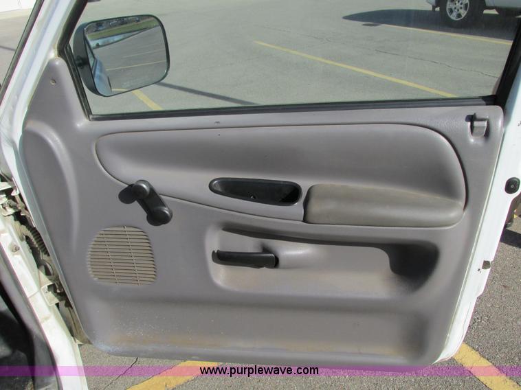 image for item F4012 1996 Dodge Ram 1500 pickup truck