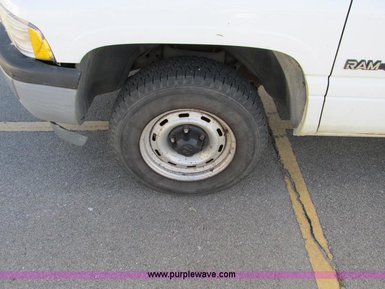 image for item F4012 1996 Dodge Ram 1500 pickup truck