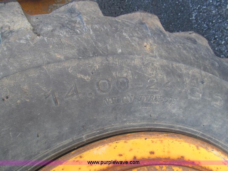 image for item F4652 1989 John Deere 670B motor grader