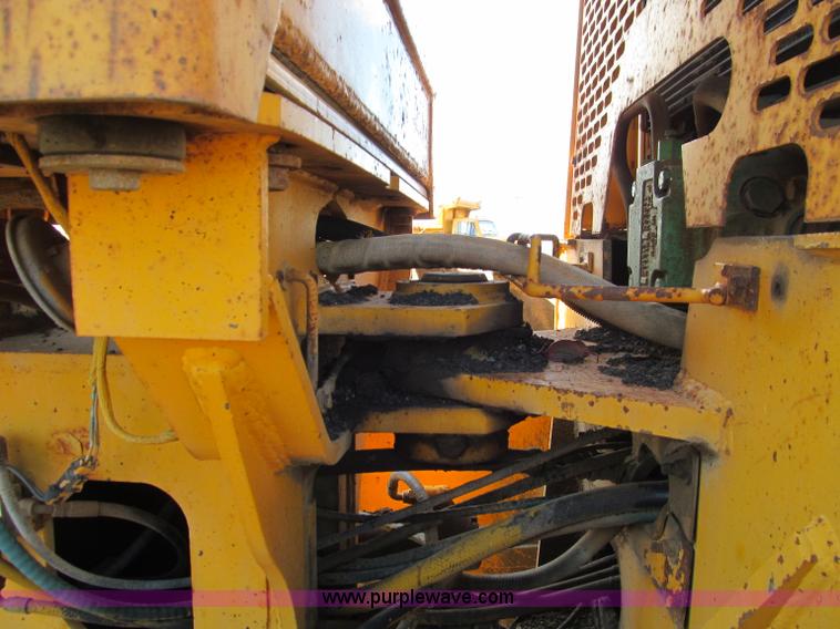 image for item F4652 1989 John Deere 670B motor grader