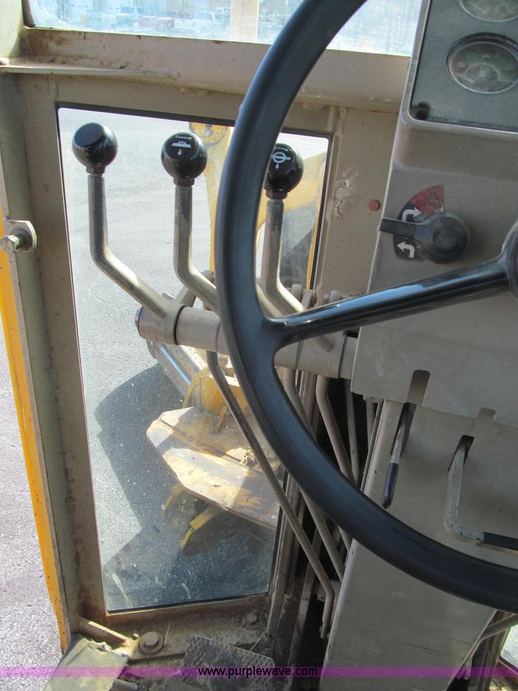 image for item F4652 1989 John Deere 670B motor grader