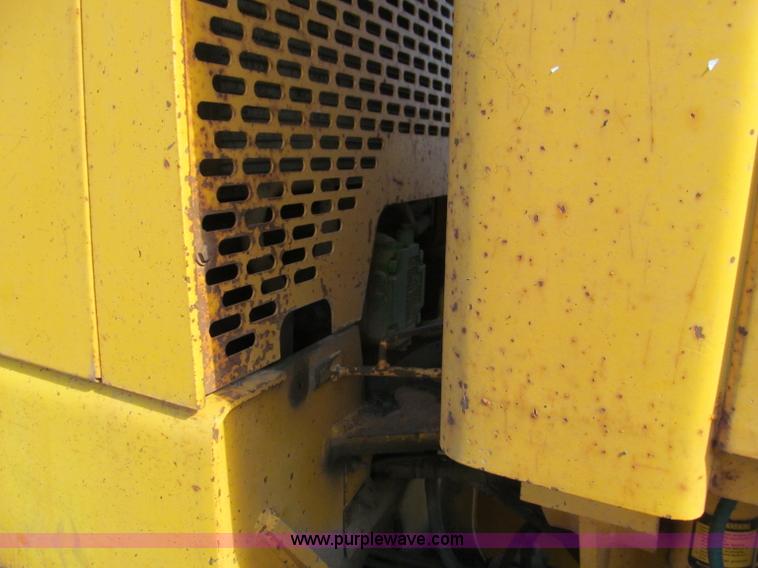 image for item F4652 1989 John Deere 670B motor grader