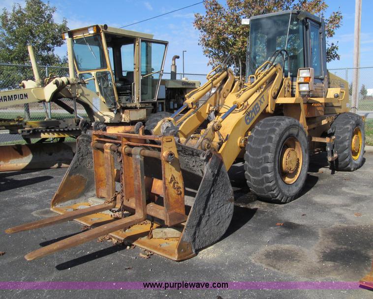 image for item F4653 1996 Case 621B wheel loader