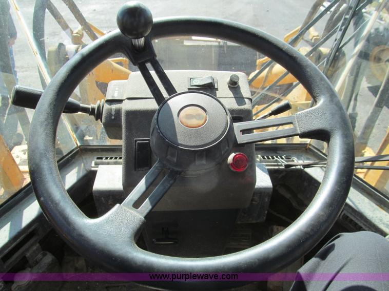 image for item F4653 1996 Case 621B wheel loader