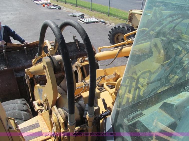 image for item F4653 1996 Case 621B wheel loader