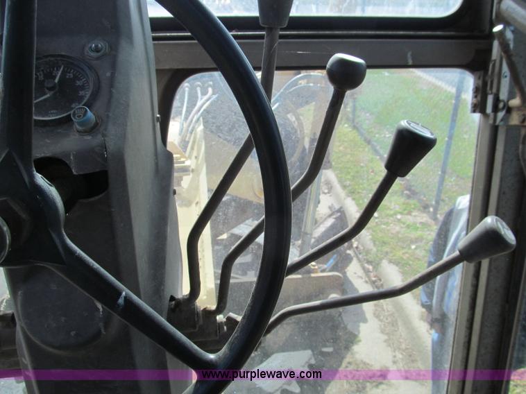 image for item F4654 1985 Champion 720 motor grader