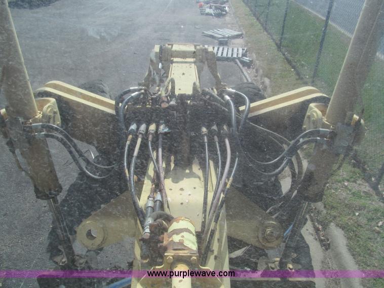 image for item F4654 1985 Champion 720 motor grader