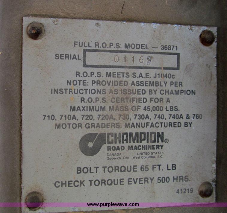 image for item F4654 1985 Champion 720 motor grader