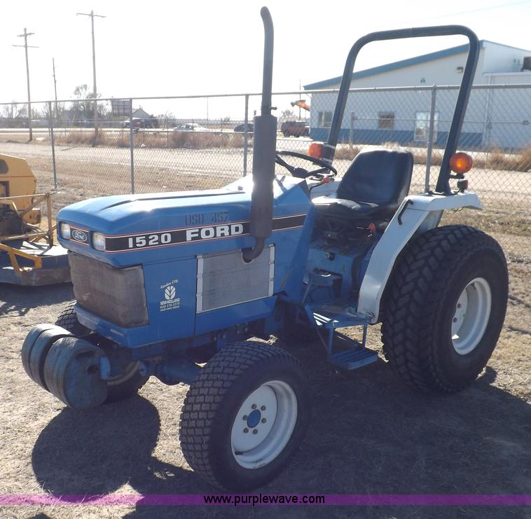 image for item F6272 1993 New Holland 1520 MFWD tractor