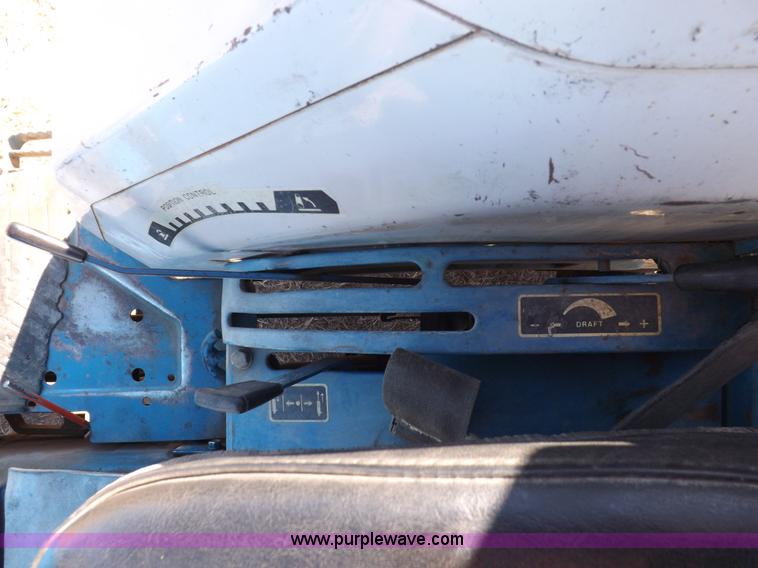 image for item F6272 1993 New Holland 1520 MFWD tractor