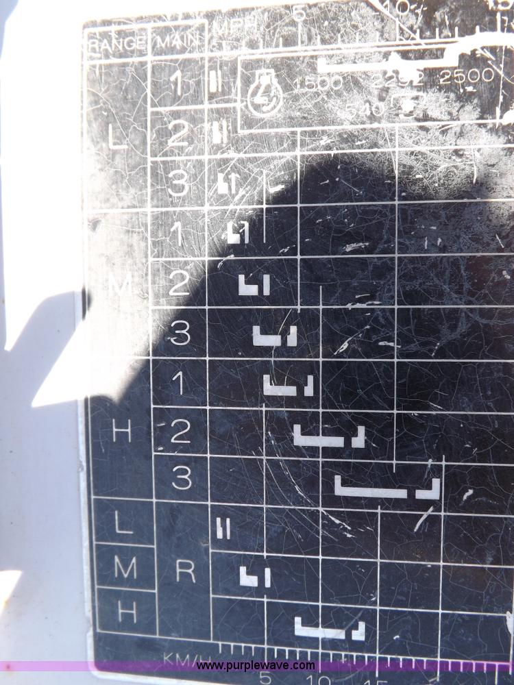 image for item F6272 1993 New Holland 1520 MFWD tractor