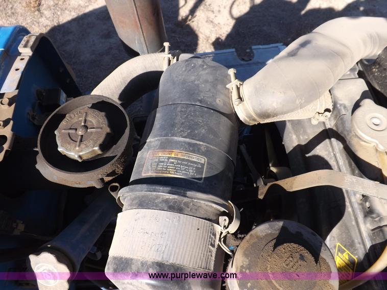 image for item F6272 1993 New Holland 1520 MFWD tractor