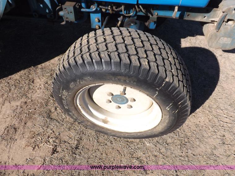 image for item F6272 1993 New Holland 1520 MFWD tractor