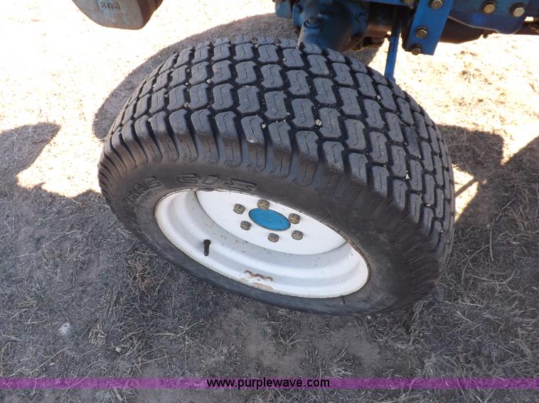 image for item F6272 1993 New Holland 1520 MFWD tractor