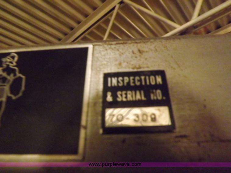 image for item F6291 Universal Gladiator weight machine