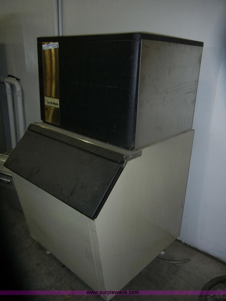 image for item O9558 Assorted restaurant equipment