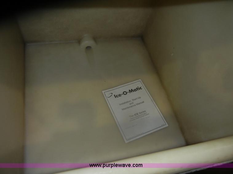 image for item O9558 Assorted restaurant equipment