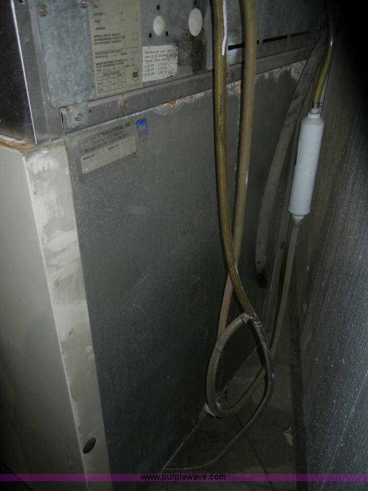 image for item O9558 Assorted restaurant equipment