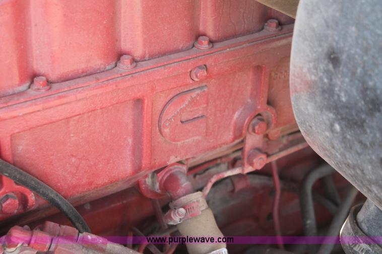 image for item C2868 1982 International Paystar 5000 semi truck