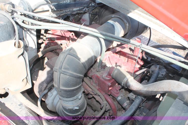 image for item C2868 1982 International Paystar 5000 semi truck