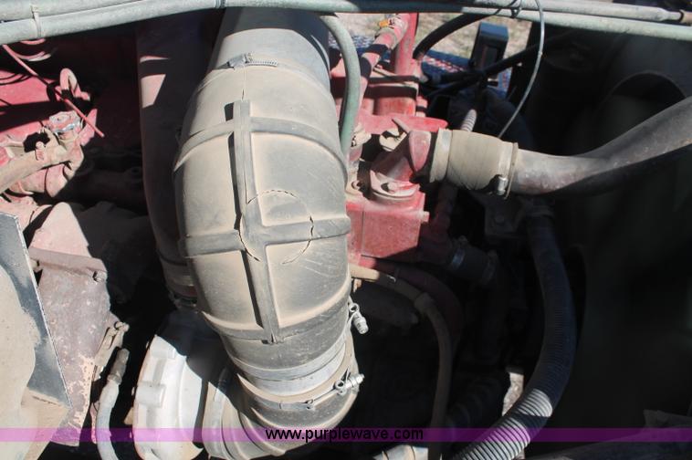 image for item C2868 1982 International Paystar 5000 semi truck