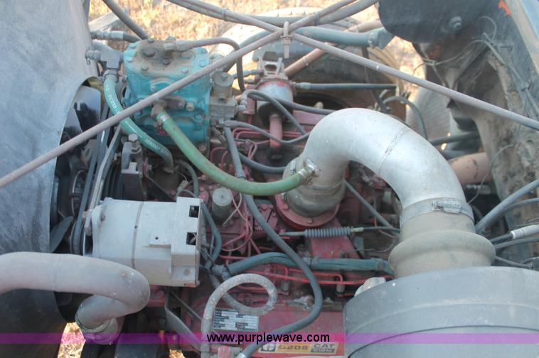 image for item C2877 1981 International S2600 tandem axle dump truck