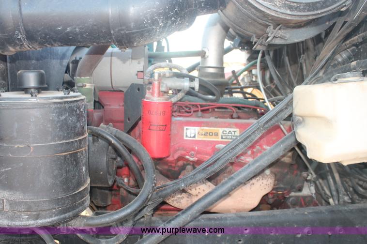 image for item C2877 1981 International S2600 tandem axle dump truck