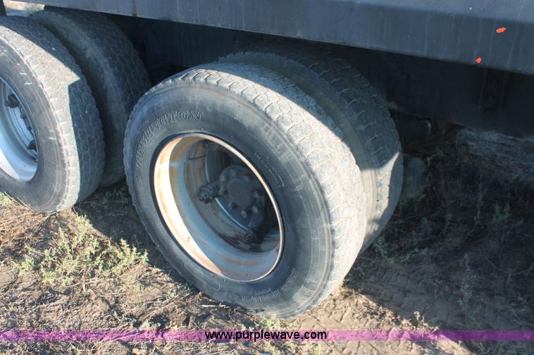 image for item C2877 1981 International S2600 tandem axle dump truck