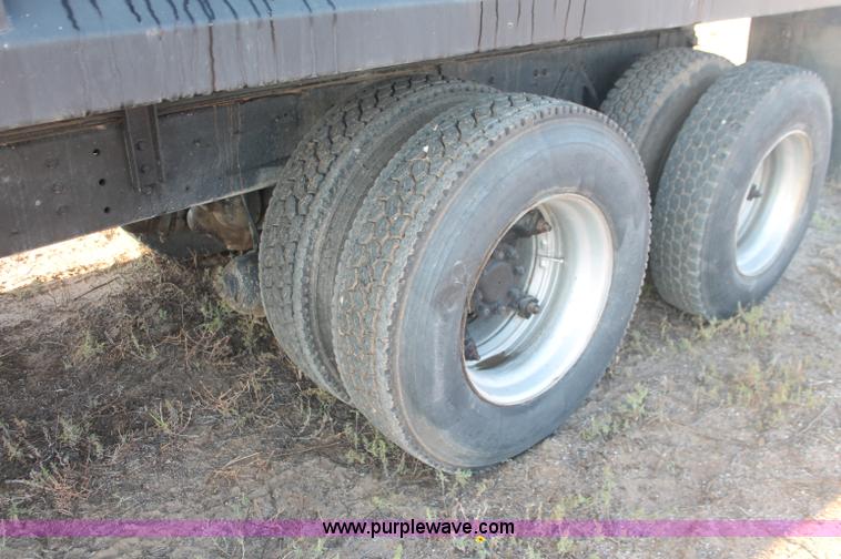 image for item C2877 1981 International S2600 tandem axle dump truck