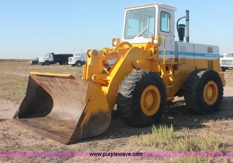 image for item C2878 International 530 Pay Loader wheel loader