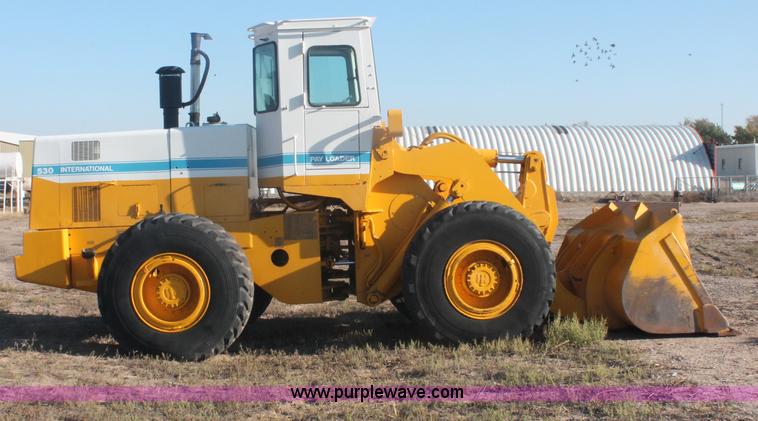 image for item C2878 International 530 Pay Loader wheel loader