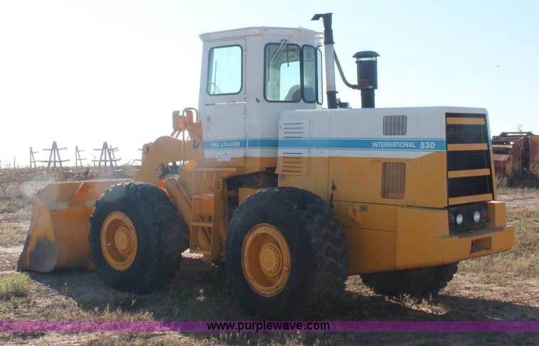 image for item C2878 International 530 Pay Loader wheel loader
