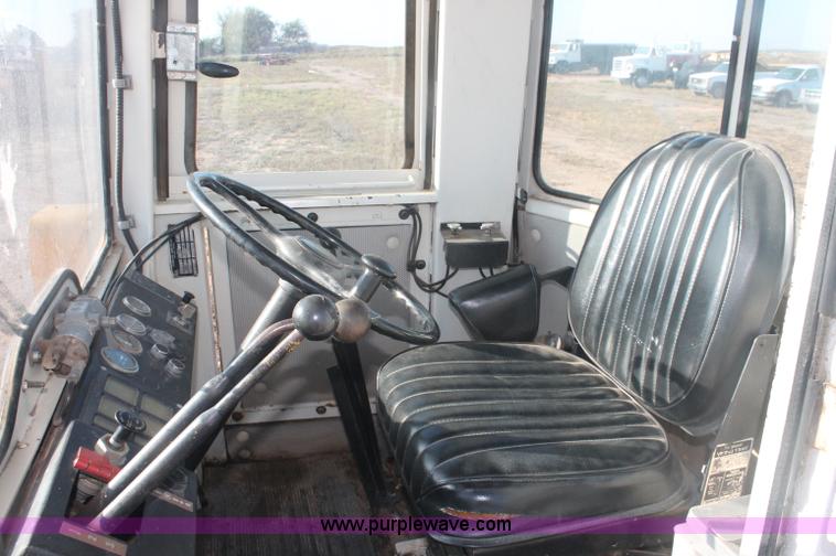 image for item C2878 International 530 Pay Loader wheel loader