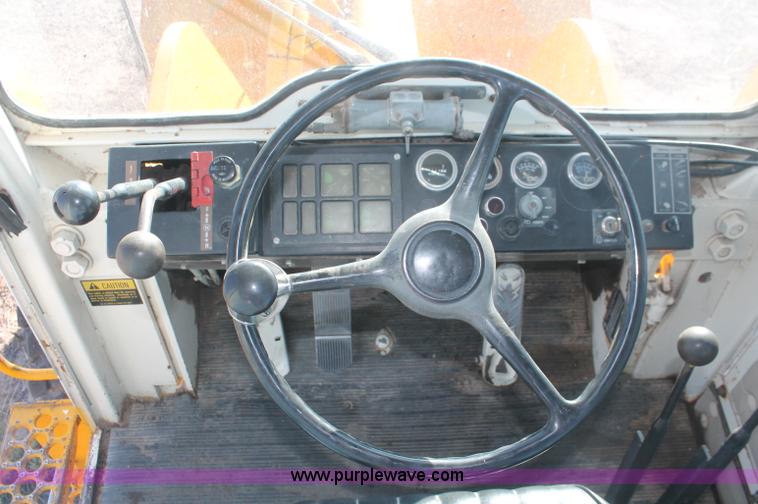 image for item C2878 International 530 Pay Loader wheel loader