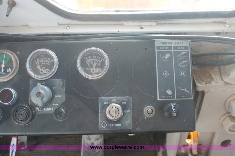 image for item C2878 International 530 Pay Loader wheel loader