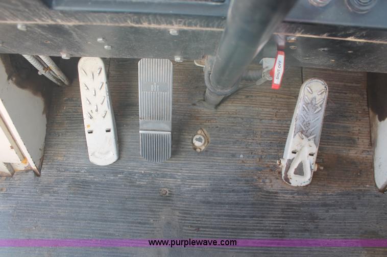 image for item C2878 International 530 Pay Loader wheel loader