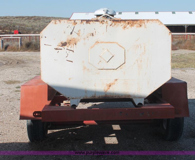 image for item C2895 1,000 gallon diesel fuel tank
