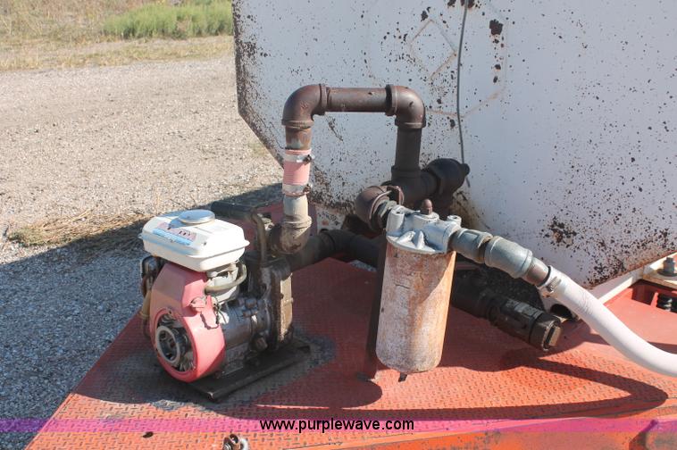 image for item C2895 1,000 gallon diesel fuel tank