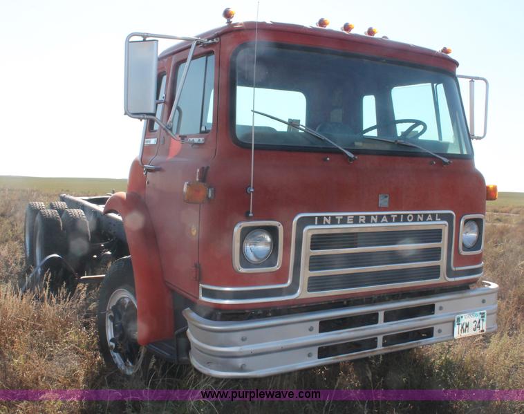 image for item C2896 1981 International Cargostar truck cab and chassis