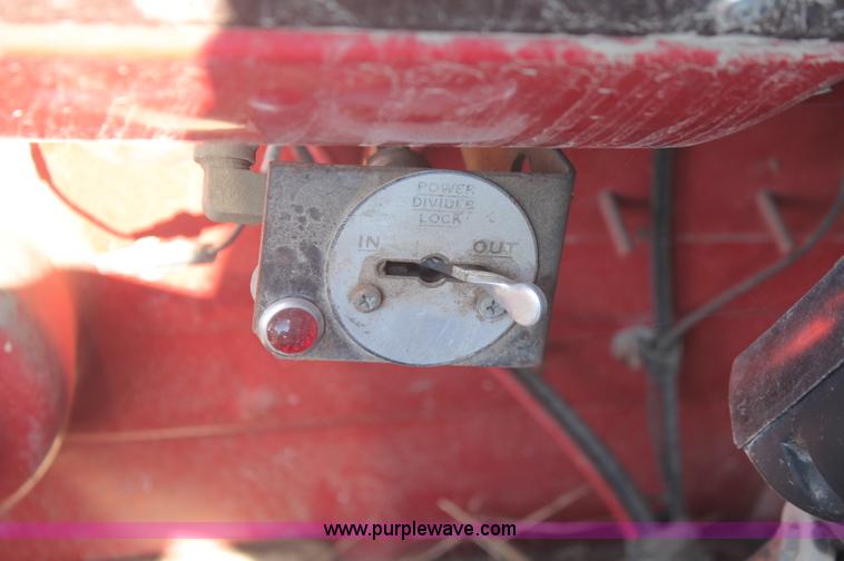 image for item C2896 1981 International Cargostar truck cab and chassis