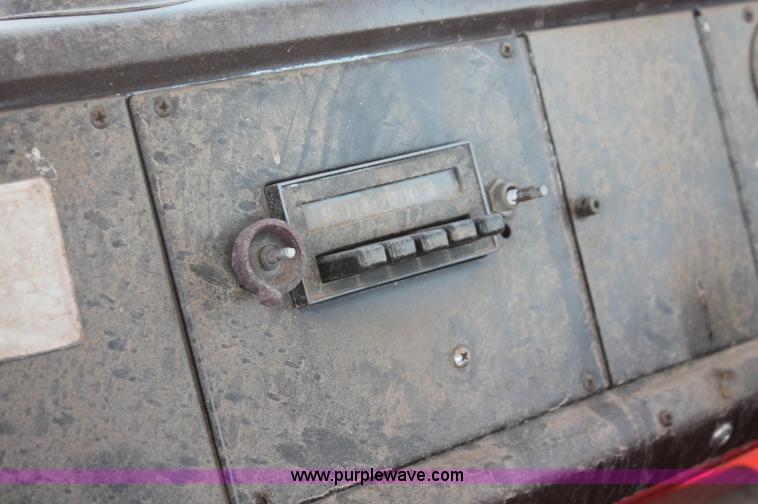 image for item C2896 1981 International Cargostar truck cab and chassis